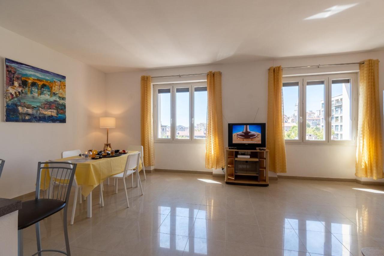 Celebre Vieux Port, Marseille Apartment Екстериор снимка